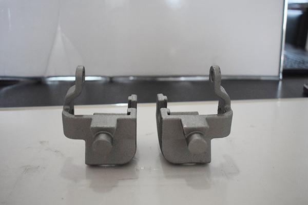 滑移裝載機(jī)左右操作頭